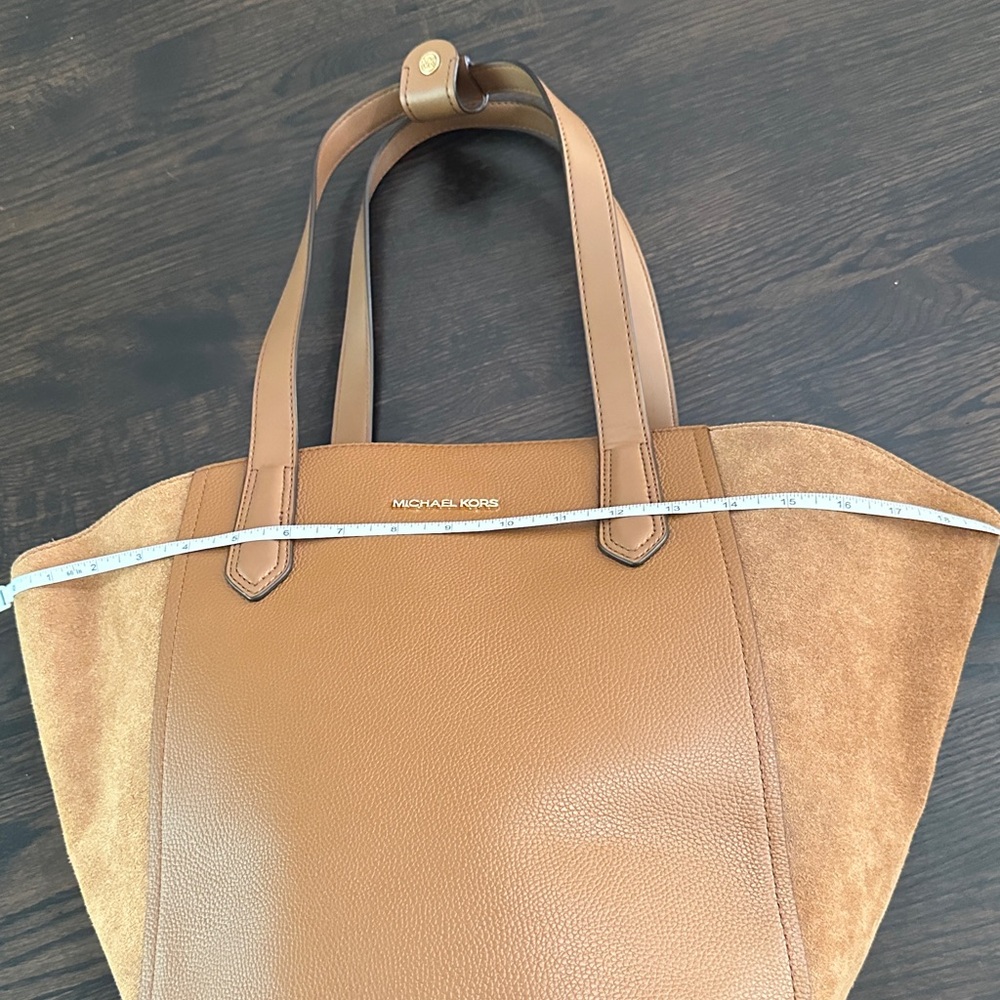 Michael Kors Portia Tote Leather and Suede - Picture 15 of 17